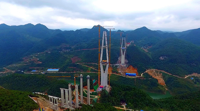 P7527 橋梁 中鐵廣州工程局塔機在貴州遵余高速TJ一Vll標湘江特大橋工地 1.jpg P7527 橋梁 中鐵廣州工程局塔機在貴州遵余高速TJ一Vll標湘江特大橋工地 1.jpg